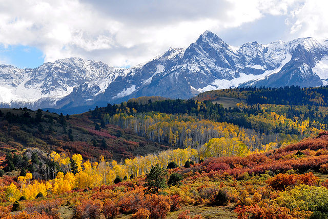 640px-Fall_colors_near_Ridgway,_Colorado